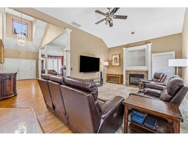 14234 Nw LAKESHORE Ct, Portland, OR 97229