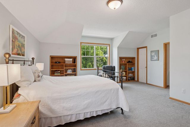 1612 Summit Hill, Eagan, MN 55122