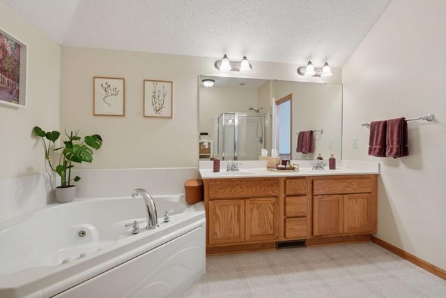 1612 Summit Hill, Eagan, MN 55122