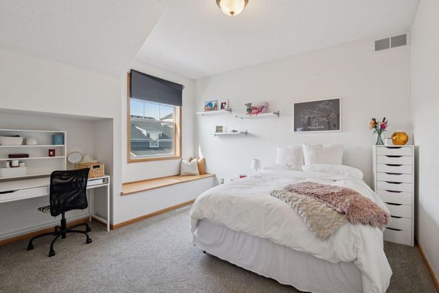 1612 Summit Hill, Eagan, MN 55122