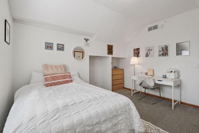 1612 Summit Hill, Eagan, MN 55122