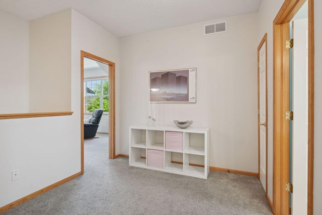 1612 Summit Hill, Eagan, MN 55122