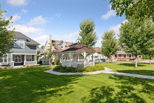 1612 Summit Hill, Eagan, MN 55122