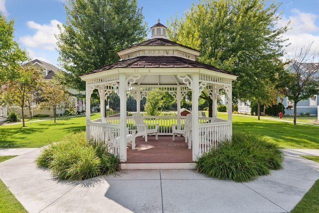 1612 Summit Hill, Eagan, MN 55122