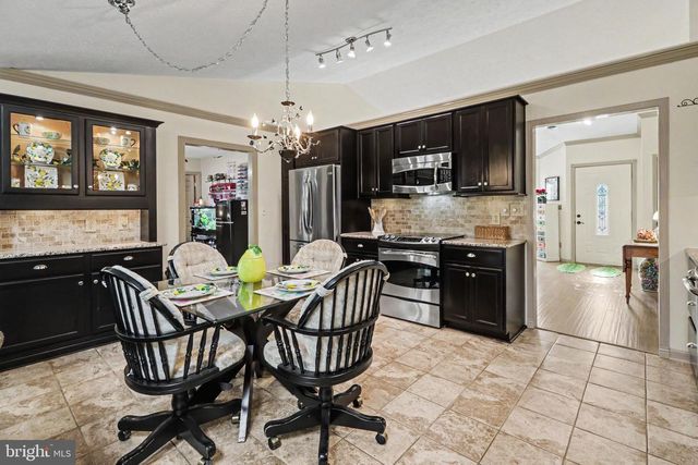 39 GREENSPRING DR, Mechanicsburg, PA 17050