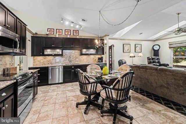39 GREENSPRING DR, Mechanicsburg, PA 17050