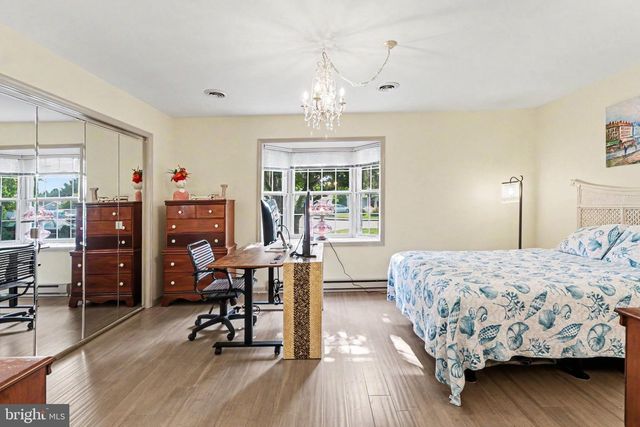 39 GREENSPRING DR, Mechanicsburg, PA 17050