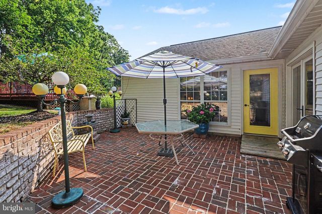 39 GREENSPRING DR, Mechanicsburg, PA 17050