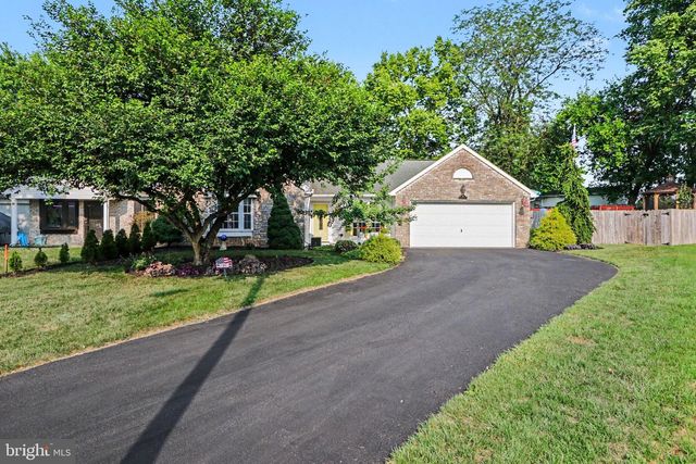 39 GREENSPRING DR, Mechanicsburg, PA 17050