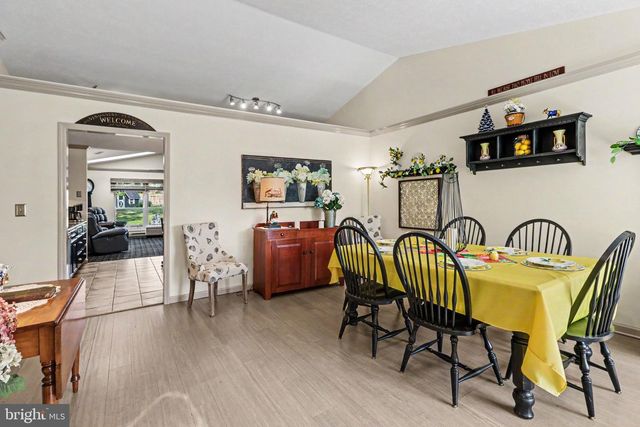 39 GREENSPRING DR, Mechanicsburg, PA 17050