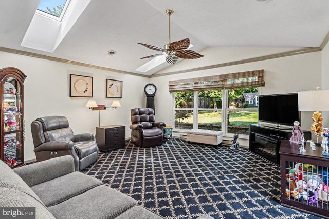 39 GREENSPRING DR, Mechanicsburg, PA 17050