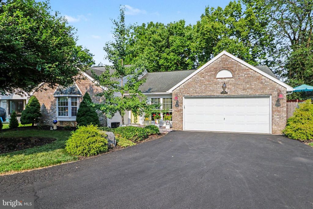 39 GREENSPRING DR, Mechanicsburg, PA 17050