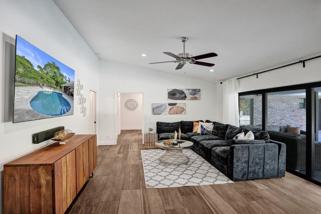 3640 NW 24th Way, Boca Raton, FL 33431