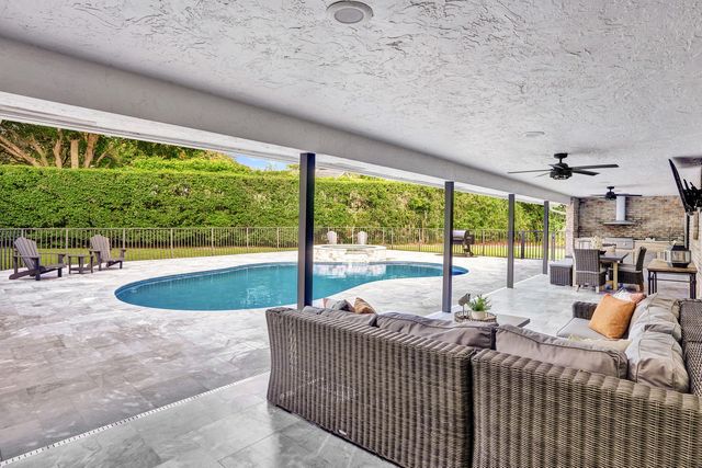 3640 NW 24th Way, Boca Raton, FL 33431