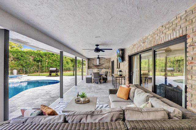 3640 NW 24th Way, Boca Raton, FL 33431