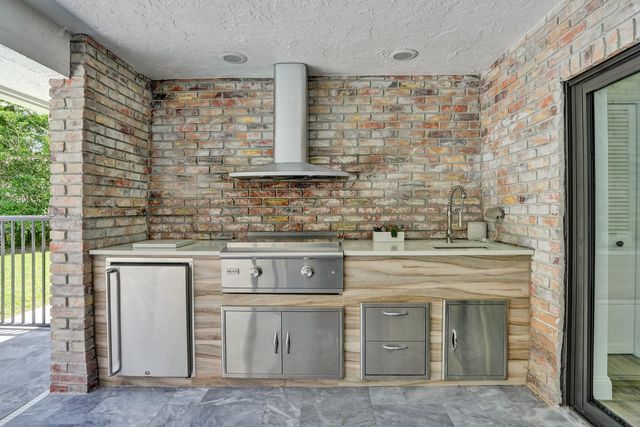 3640 NW 24th Way, Boca Raton, FL 33431