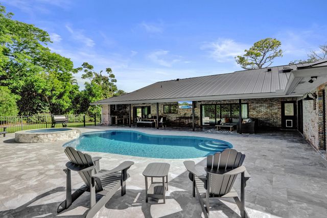 3640 NW 24th Way, Boca Raton, FL 33431
