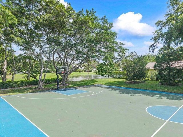 3640 NW 24th Way, Boca Raton, FL 33431