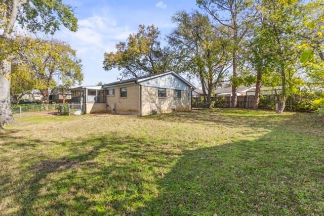 107 S Sheppard Drive, Euless, TX 76040