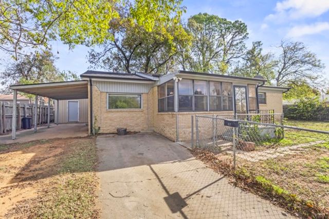 107 S Sheppard Drive, Euless, TX 76040