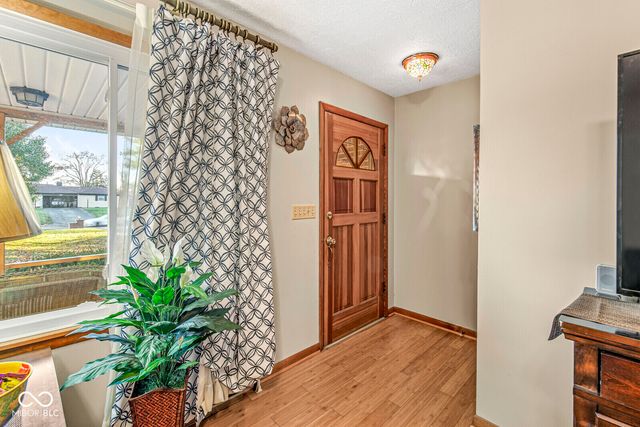 5727 Bar Del West Drive, Indianapolis, IN 46221