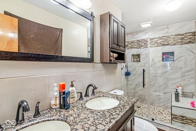 5727 Bar Del West Drive, Indianapolis, IN 46221