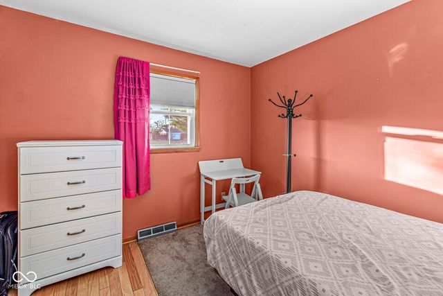 5727 Bar Del West Drive, Indianapolis, IN 46221