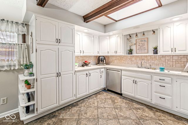 5727 Bar Del West Drive, Indianapolis, IN 46221