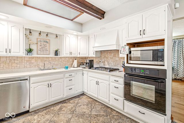 5727 Bar Del West Drive, Indianapolis, IN 46221