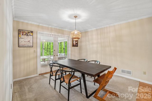 9 Westbridge Drive, Hendersonville, NC 28739