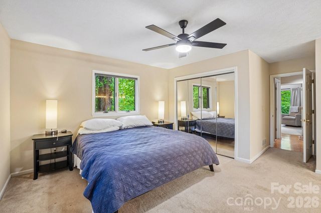 9 Westbridge Drive, Hendersonville, NC 28739