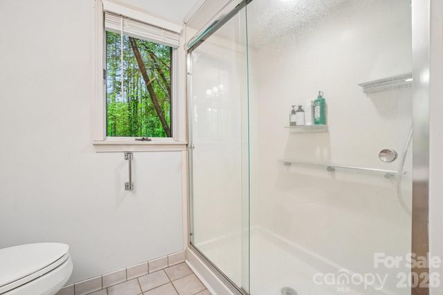 9 Westbridge Drive, Hendersonville, NC 28739