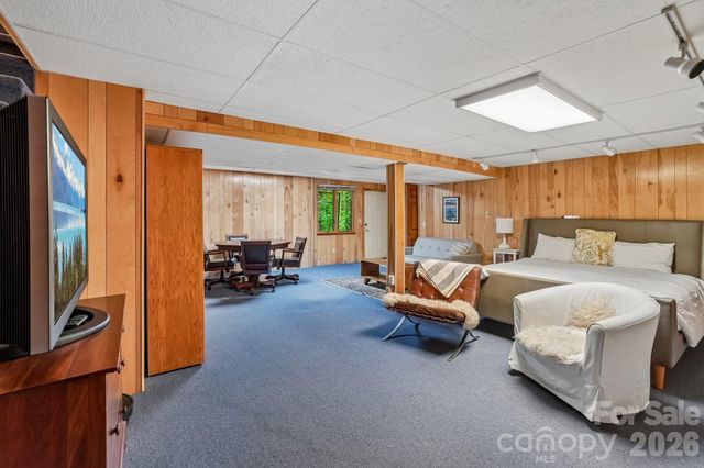 9 Westbridge Drive, Hendersonville, NC 28739