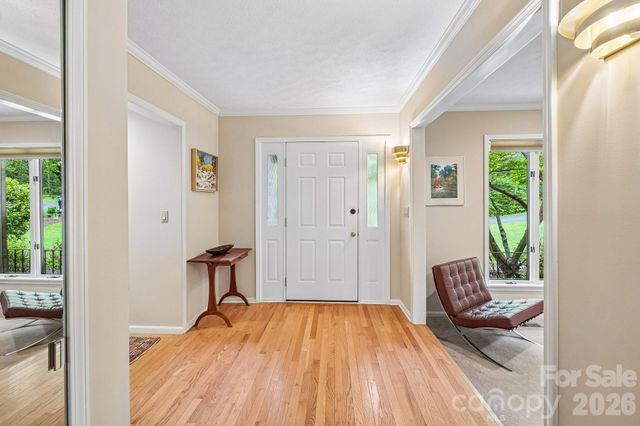 9 Westbridge Drive, Hendersonville, NC 28739
