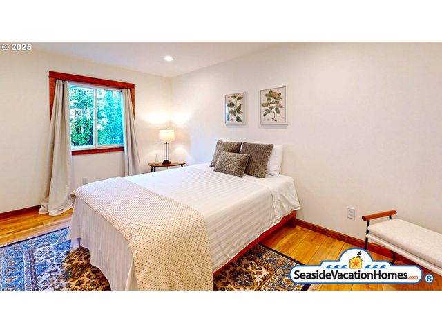 1560 S EDGEWOOD St, Seaside, OR 97138