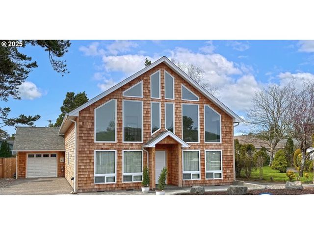 1560 S EDGEWOOD St, Seaside, OR 97138