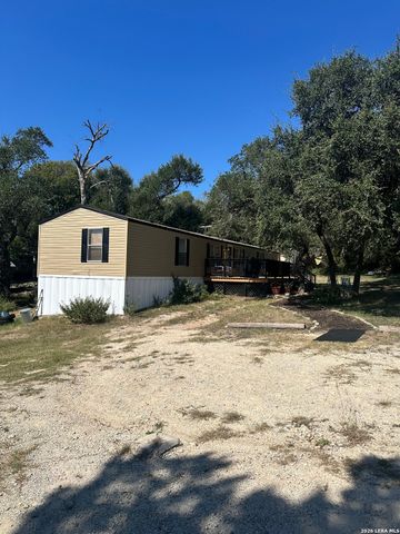 270 Buckhorn Dr, Canyon Lake, TX 78133