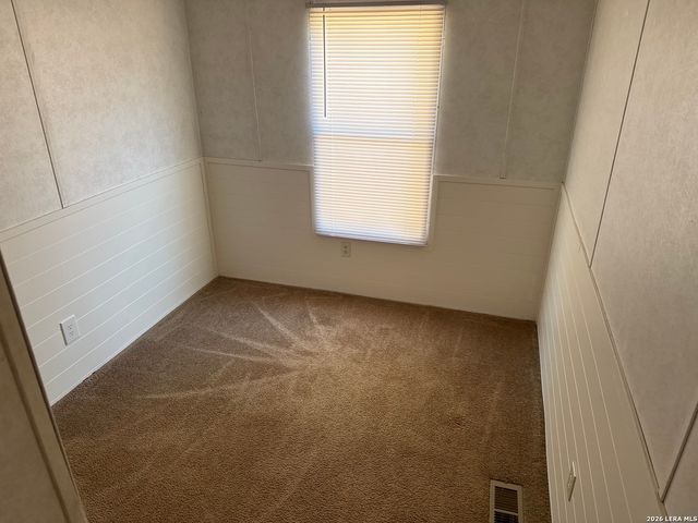 270 Buckhorn Dr, Canyon Lake, TX 78133