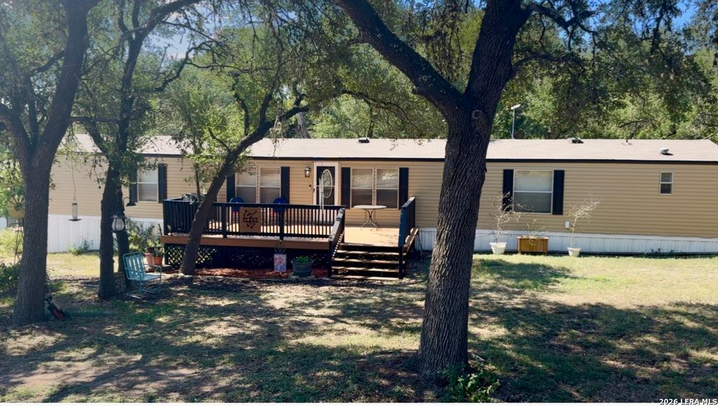 270 Buckhorn Dr, Canyon Lake, TX 78133