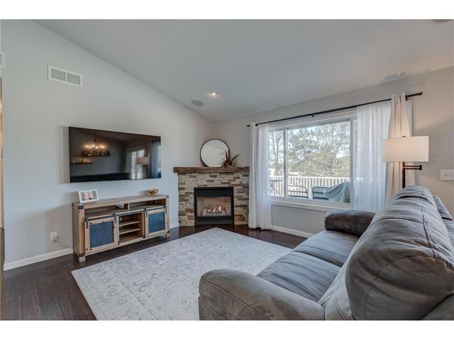 938 Waxon Lane, Hudson, WI 54016