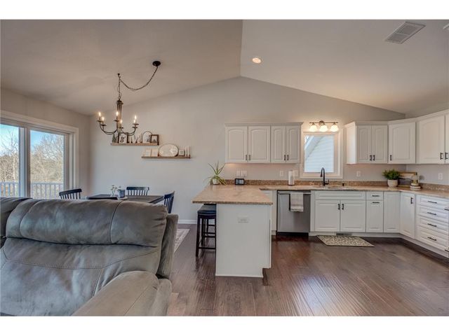 938 Waxon Lane, Hudson, WI 54016