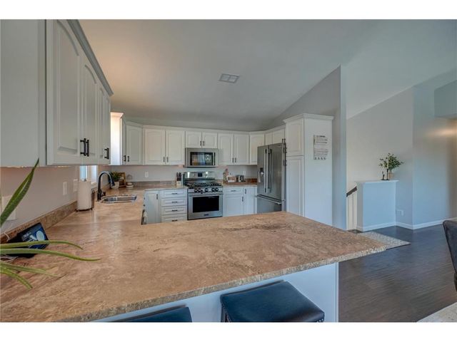 938 Waxon Lane, Hudson, WI 54016