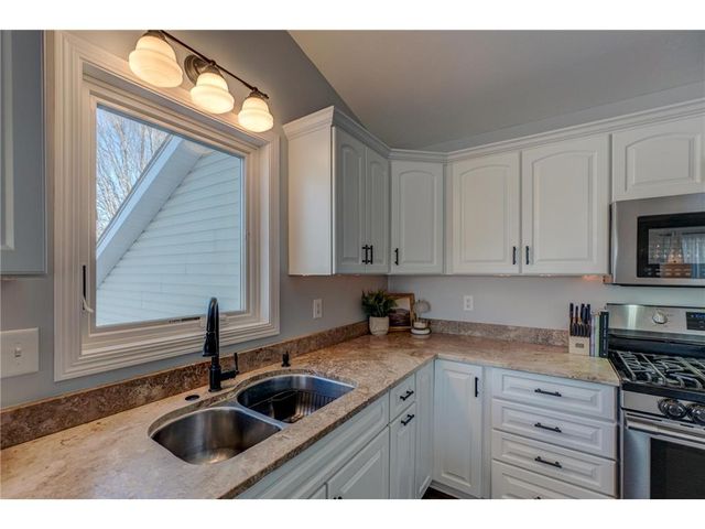 938 Waxon Lane, Hudson, WI 54016