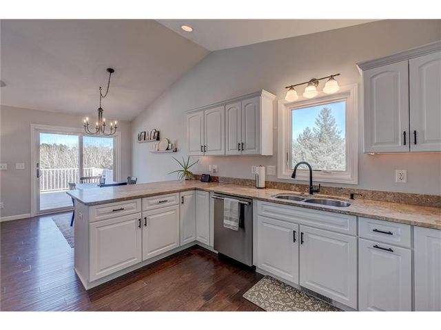 938 Waxon Lane, Hudson, WI 54016