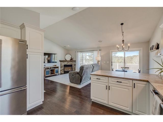 938 Waxon Lane, Hudson, WI 54016