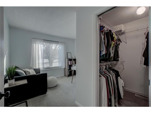 938 Waxon Lane, Hudson, WI 54016