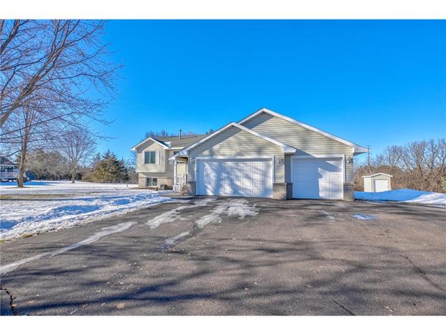 938 Waxon Lane, Hudson, WI 54016