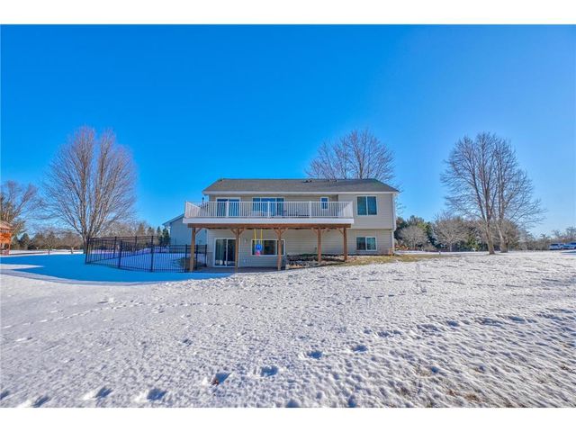938 Waxon Lane, Hudson, WI 54016
