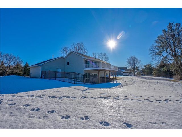 938 Waxon Lane, Hudson, WI 54016