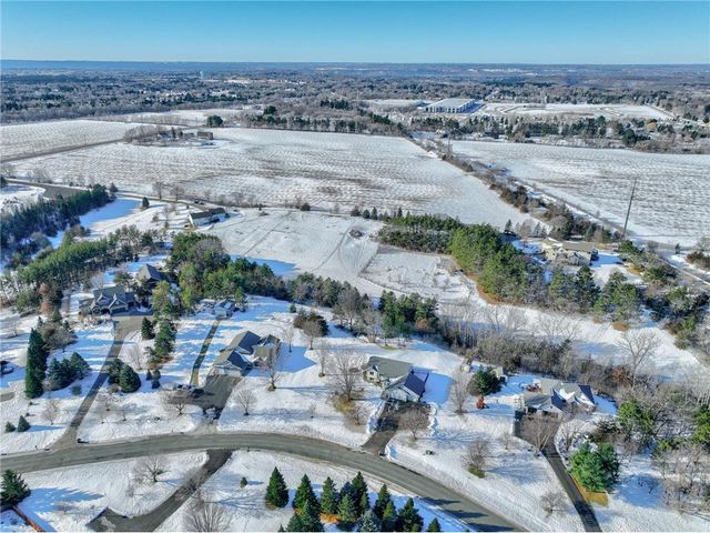 938 Waxon Lane, Hudson, WI 54016